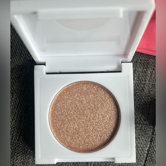 Makeup Bundle 💓👄🛍️👁️🍬 - Picture 4 of 6